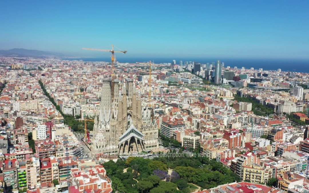 Aerial Stock Footage: Flying with Drone over Sagrada Familia in City Barcelona | uncutted | 4k