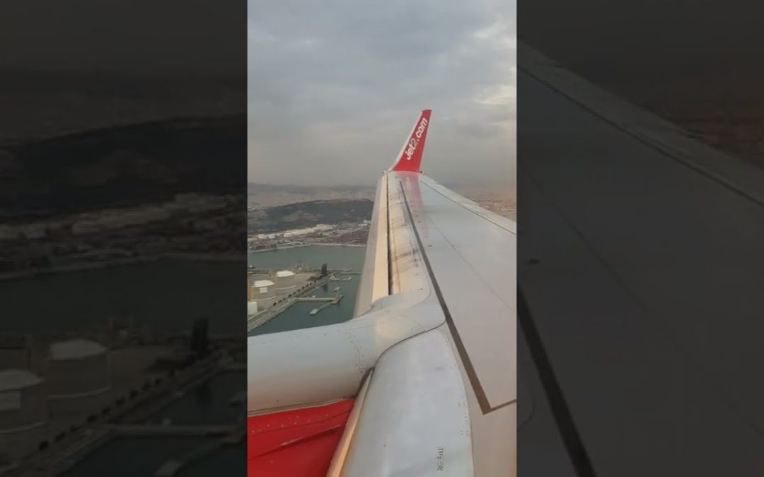 A Beautiful Landing in Barcelona Airport City Aerial view and Sea Port of Barcelona #landing #viral
