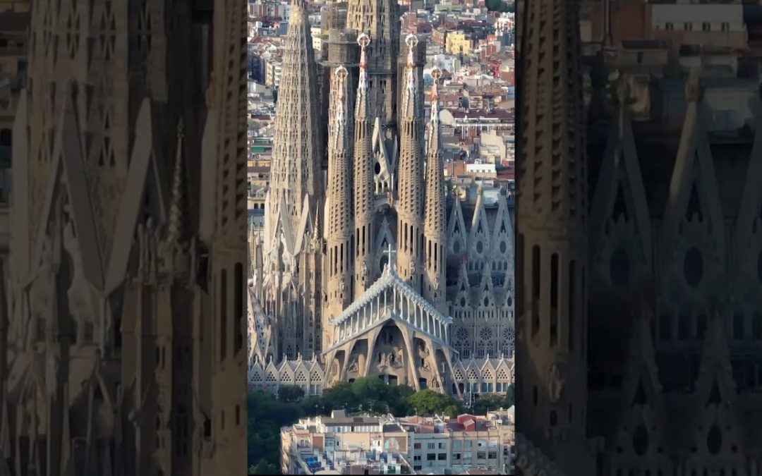 La Sagrada Familia, Barcelona #contenthubcy #satrasaerialphotography #satrascontentcreator